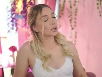 Nadyablue  live sex cam