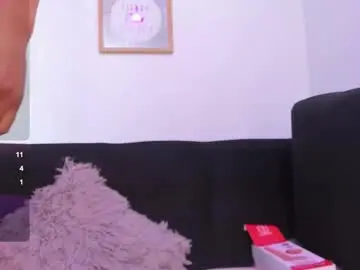 Pretty_johnson_  live sex cam