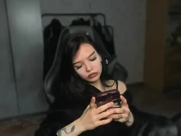 Sweetydeviliya  live sex cam