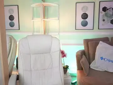Connyjenner  live sex cam