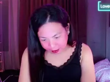 Hotasian_mama  live sex cam