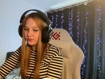 Kayceefroehner  live sex cam