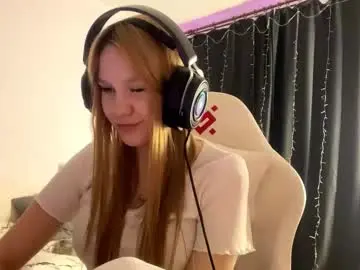 Kayceefroehner  live sex cam