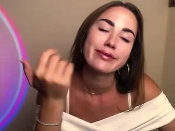 Luxie_queen  live sex cam