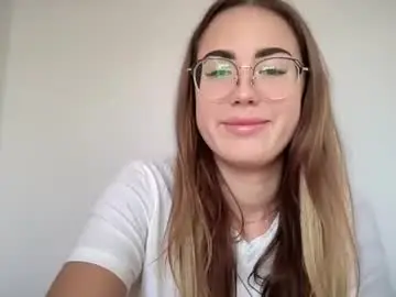 Luxie_queen  live sex cam
