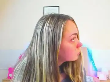 Melaniecutys  live sex cam