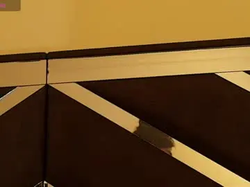 Bratz_x  live sex cam