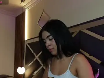 Bratz_x  live sex cam