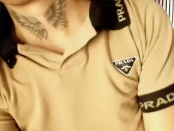Bratz_x  live sex cam
