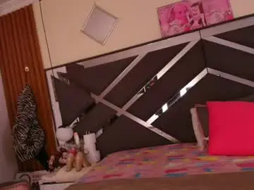 Bratz_x  live sex cam