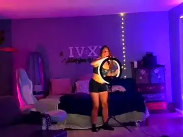 Kisssmira  live sex cam