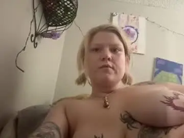 Kkayla132  live sex cam