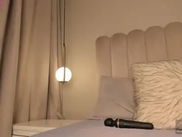 Melanie_hillz  live sex cam