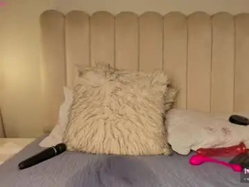 Melanie_hillz  live sex cam