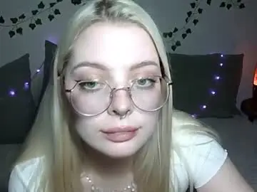 Scarletevernight  live sex cam