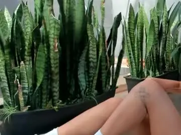 Baddie_delaylaa  live sex cam