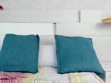 Emilyblooom  live sex cam