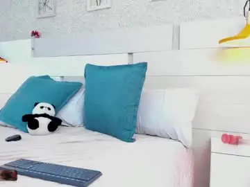 Emilyblooom  live sex cam