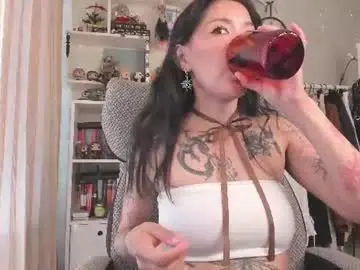 Kellyasian  live sex cam