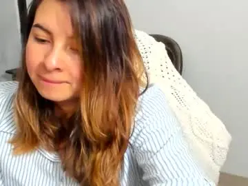 Laracat18  live sex cam