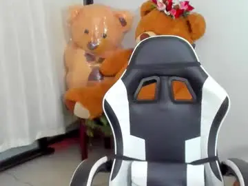 Laracat18  live sex cam