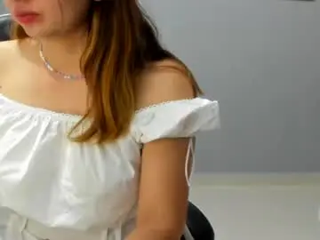 Laracat18  live sex cam