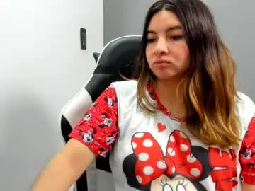 Laracat18  live sex cam