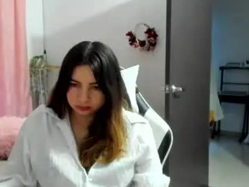 Laracat18  live sex cam