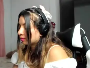 Laracat18  live sex cam