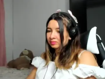 Laracat18  live sex cam