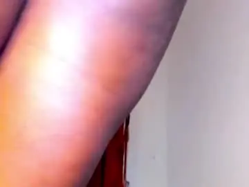 Daddys_naughtyslut  live sex cam