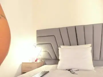 Maia_520  live sex cam