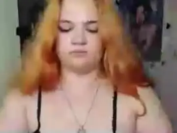 Redhotqueen1  live sex cam