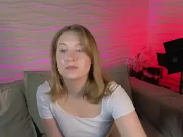 Saint_trisha  live sex cam
