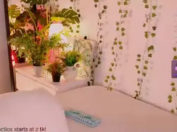 Carlymilton  live sex cam
