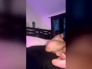 Cougarbratz  live sex cam