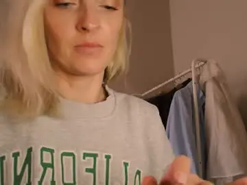 Sexuallycorrect  live sex cam