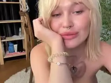 Golden_alinee  live sex cam