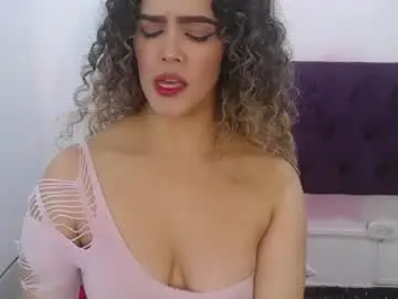 Greatass_latina  live sex cam