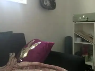 Koyoteej  live sex cam