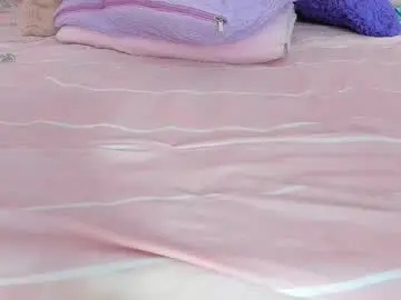 Mia__blaze_  live sex cam