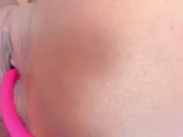 Mia__blaze_  live sex cam