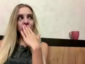 Sunbarstow  live sex cam