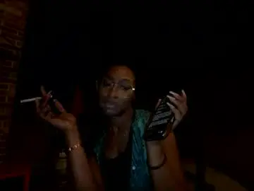 Wynterheat  live sex cam