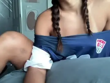 Asiangirlandwhiteguy  live sex cam