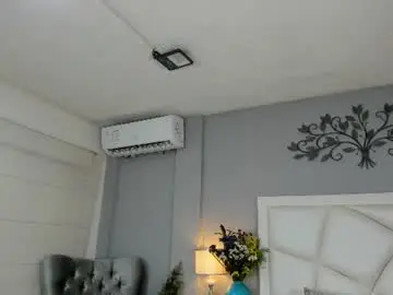 Cassie_bloom_  live sex cam