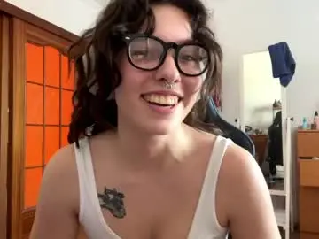 Faintpeach  live sex cam
