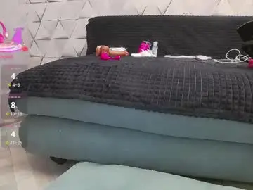 Hentaigirl__  live sex cam