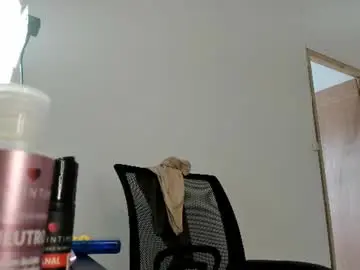 Karenarango02  live sex cam