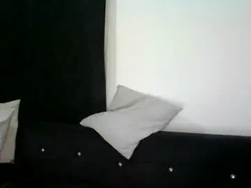Lomaslindosoyyo  live sex cam